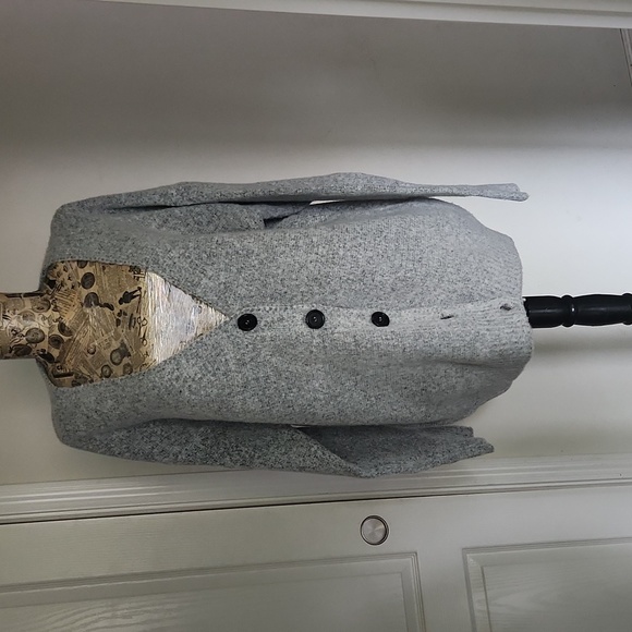 Sweater - Picture 2 of 4